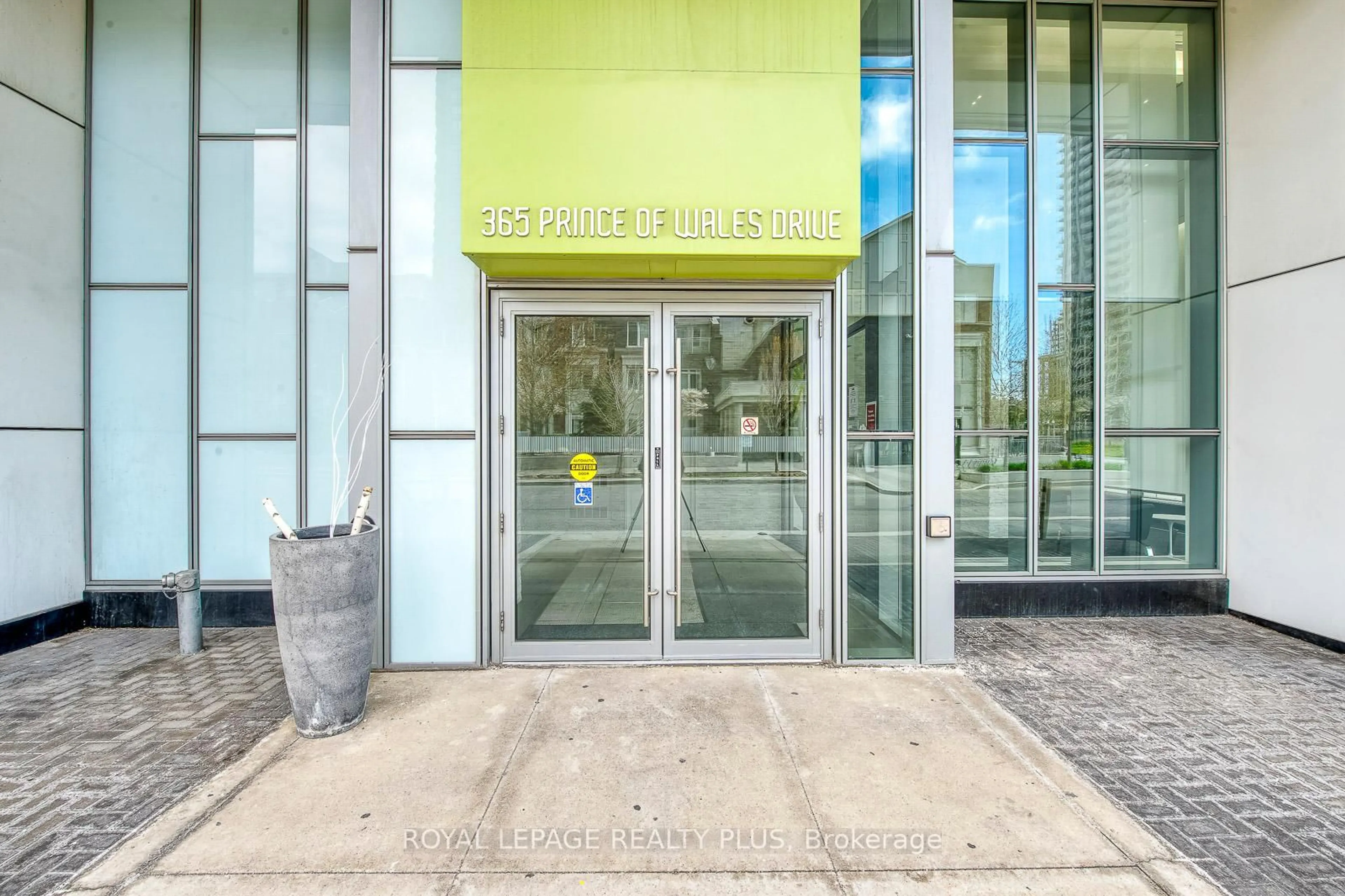 Indoor foyer for 365 Prince Of Wales Dr #2202, Mississauga Ontario L5B 0G6
