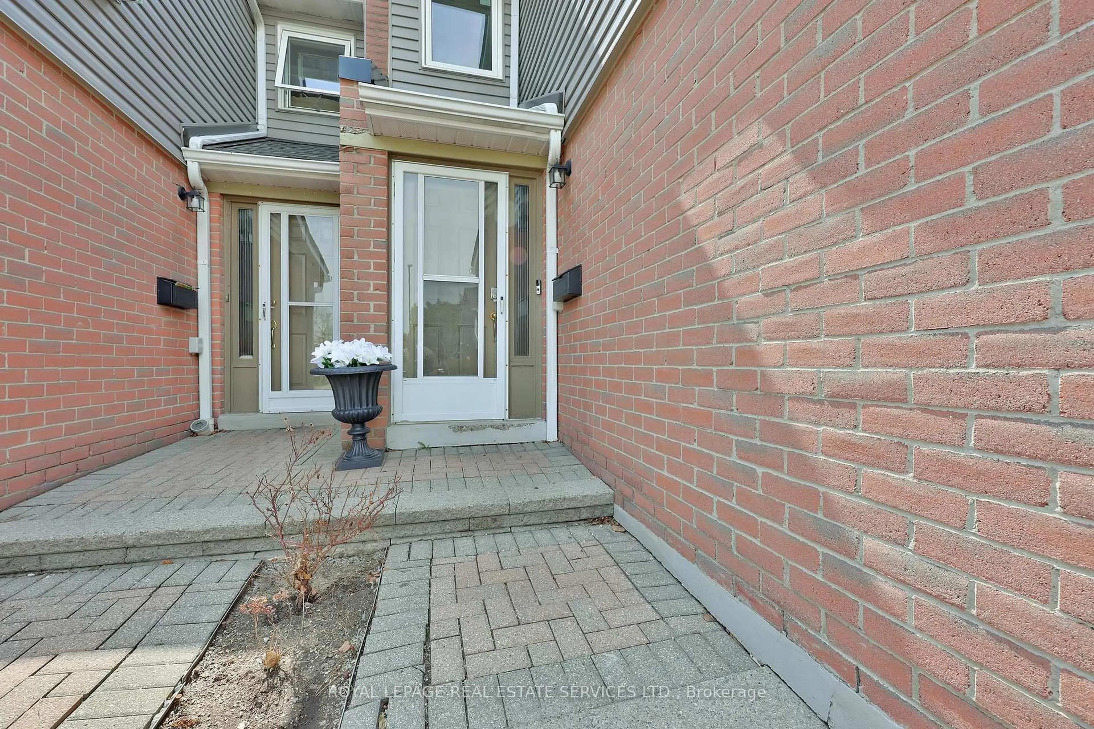 Unknown for 3125 Fifth Line #70, Mississauga Ontario L5L 3S8