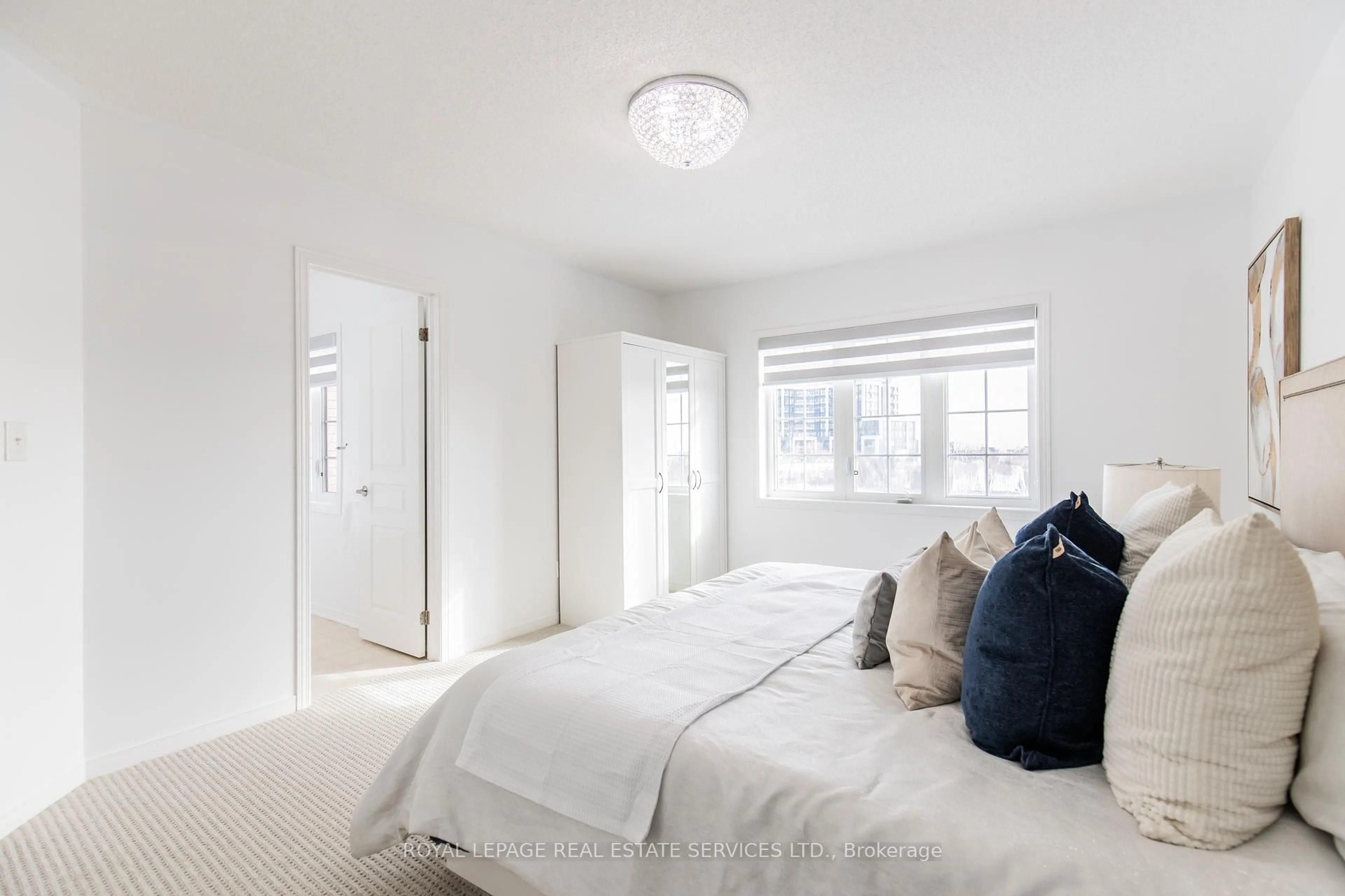 Bedroom with bed, unknown for 3045 Gladeside Ave #8, Oakville Ontario L6M 0R3