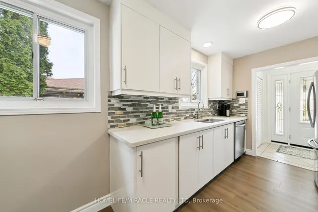 Additional property image - 1612 Wavell Cres