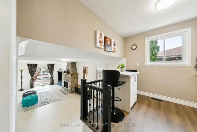Additional property image - 1612 Wavell Cres