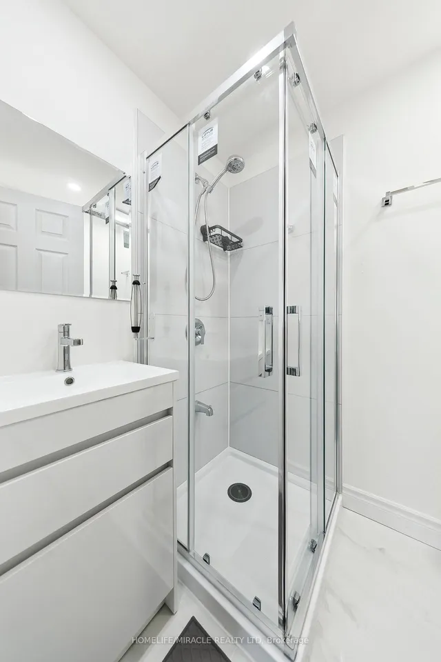 Additional property image - 1612 Wavell Cres