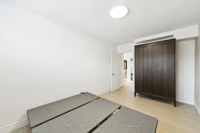 Additional property image - 1612 Wavell Cres