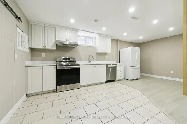 Additional property image - 1612 Wavell Cres