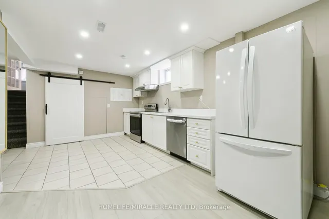 Additional property image - 1612 Wavell Cres