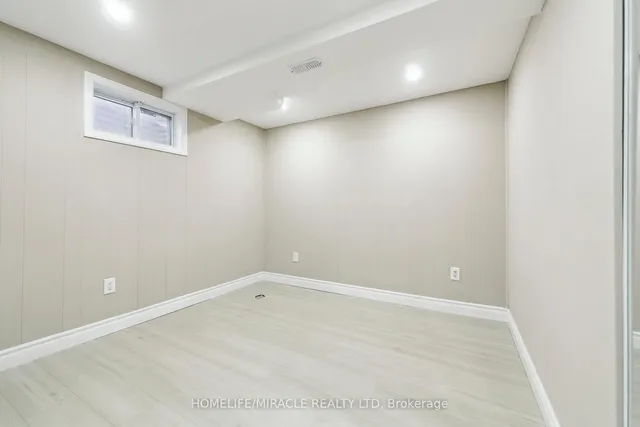 Additional property image - 1612 Wavell Cres