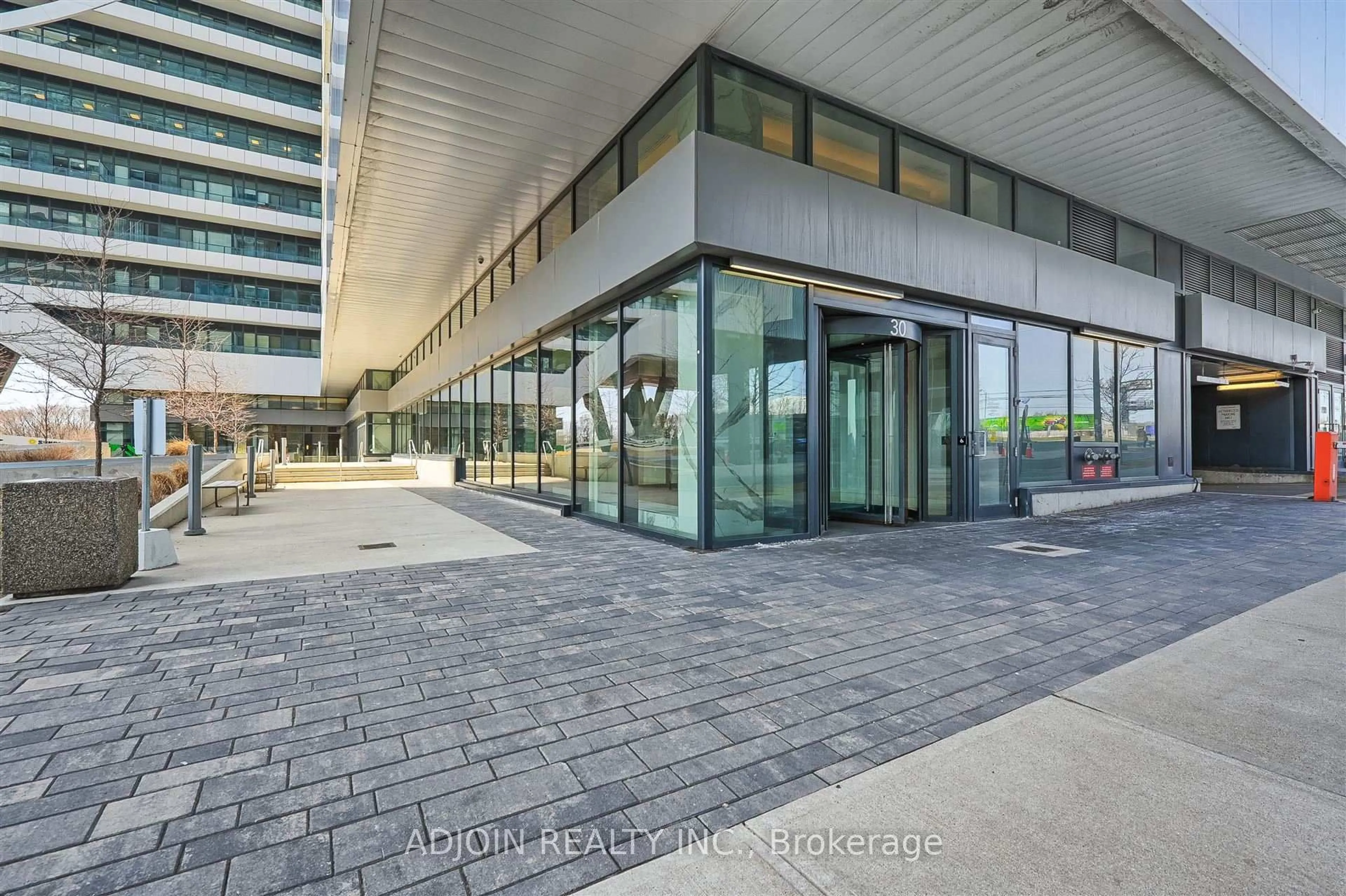 Indoor foyer for 30 Shore Breeze Dr #434, Toronto Ontario M8V 0J1