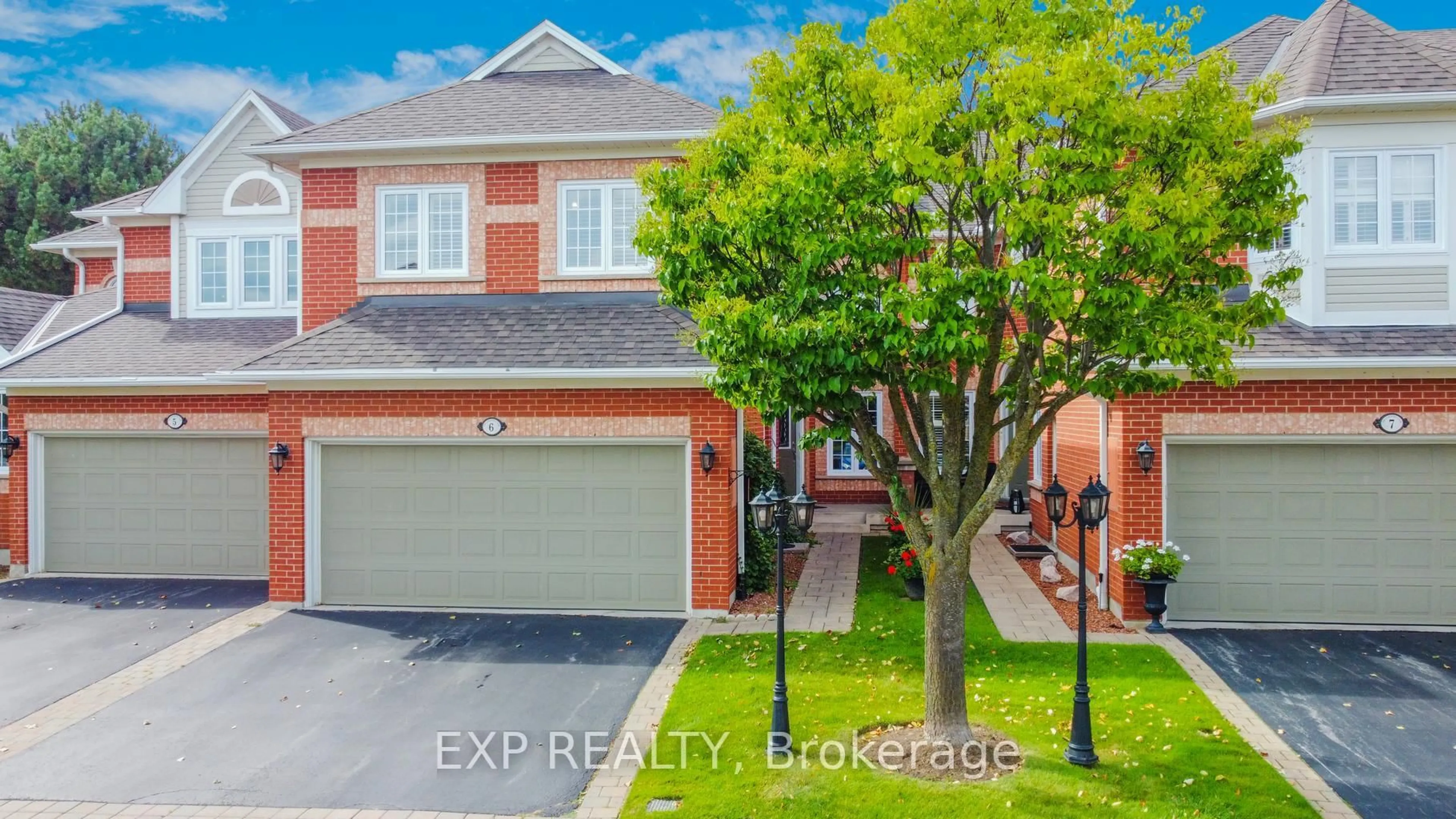 A pic from outside/outdoor area/front of a property/back of a property/a pic from drone, street for 2145 Country Club Dr #6, Burlington Ontario L7M 4E1