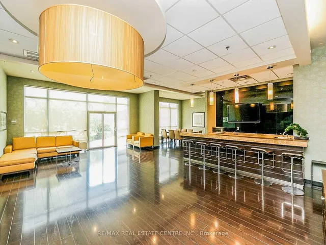 Additional property image - 215 Queen St Unit 301