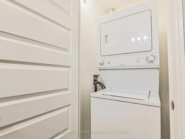 Additional property image - 215 Queen St Unit 301