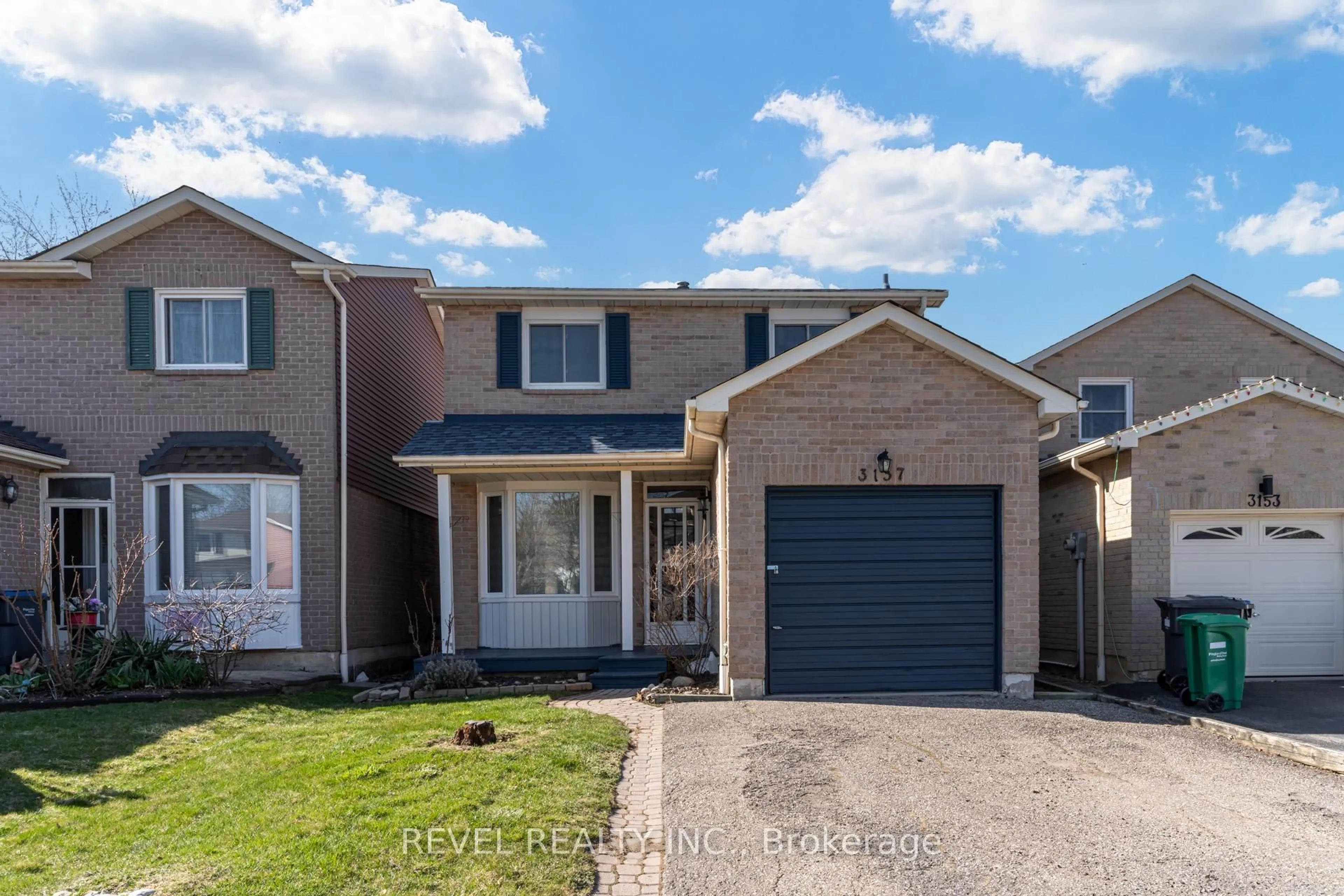 Home with brick exterior material, street for 3157 Mccarron Cres, Mississauga Ontario L5N 3H4
