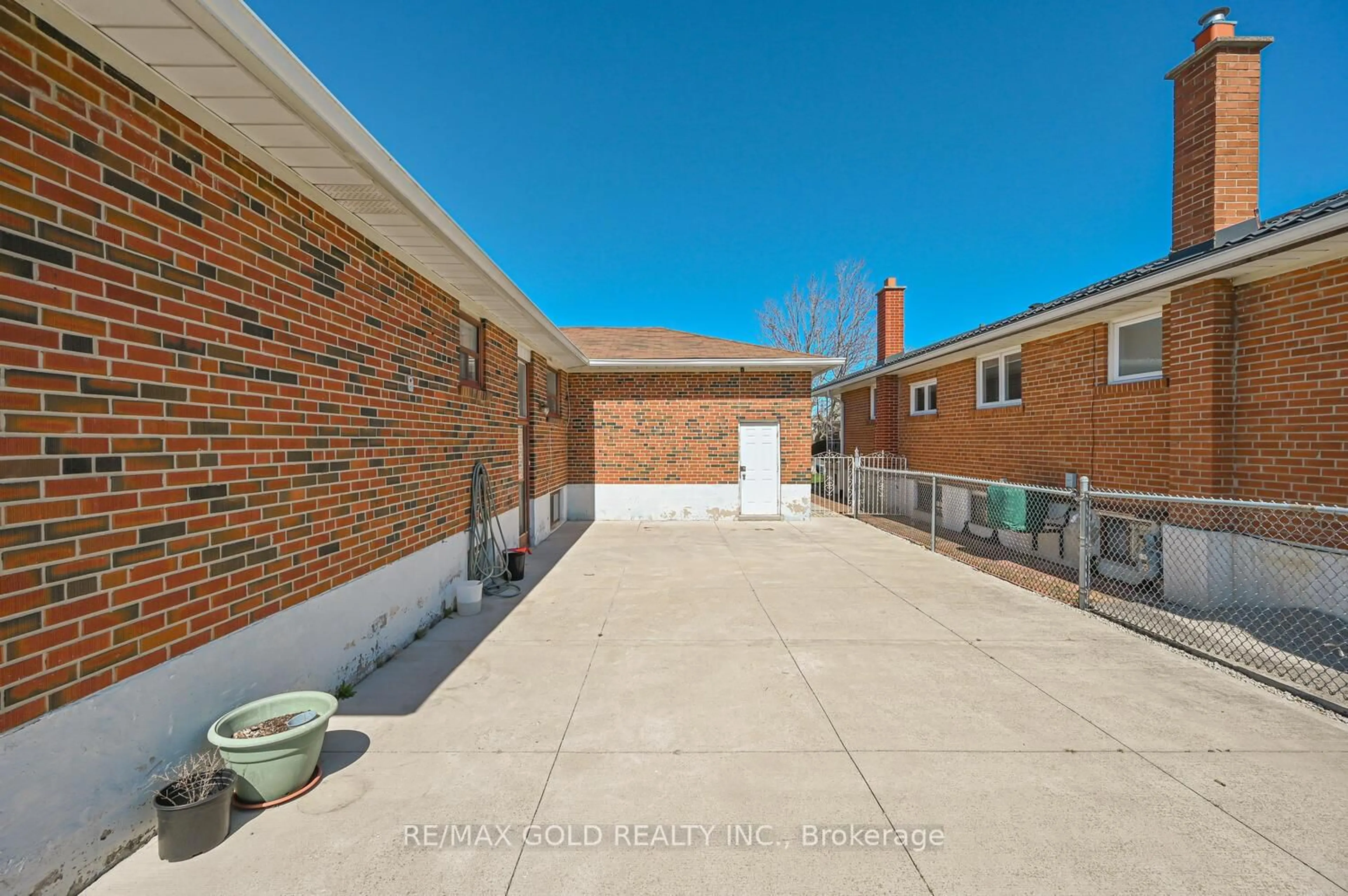 Unknown for 7558 Rockhill Rd, Mississauga Ontario L4T 2Z7