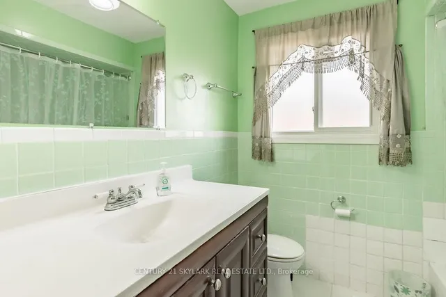 Additional property image - 174 Silverstone Dr