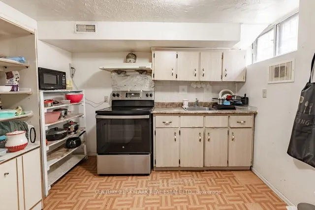 Additional property image - 174 Silverstone Dr