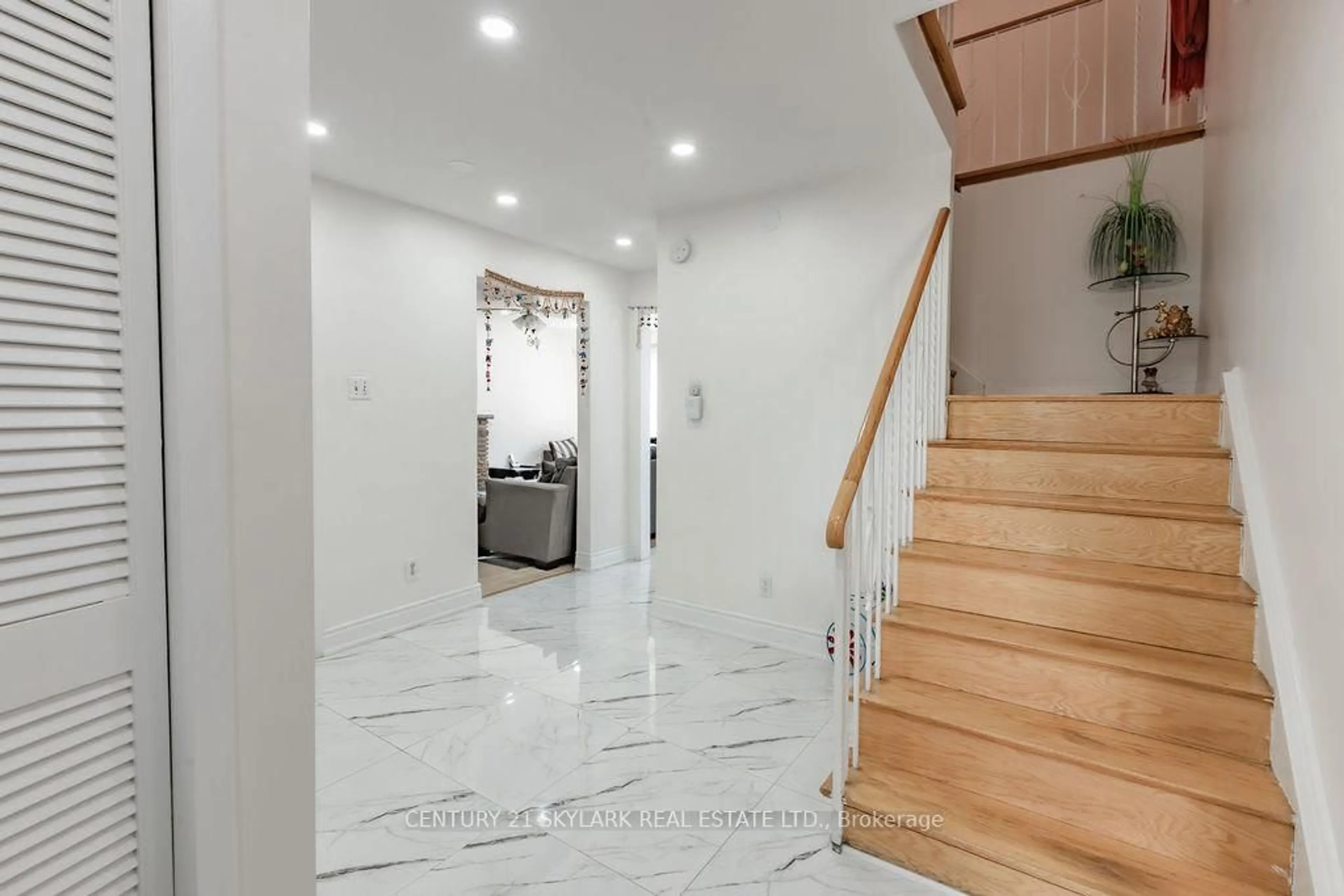 Unknown for 174 Silverstone Dr, Toronto Ontario M9V 3G9