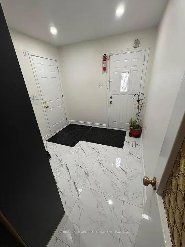 Property image - 174 Silverstone Dr