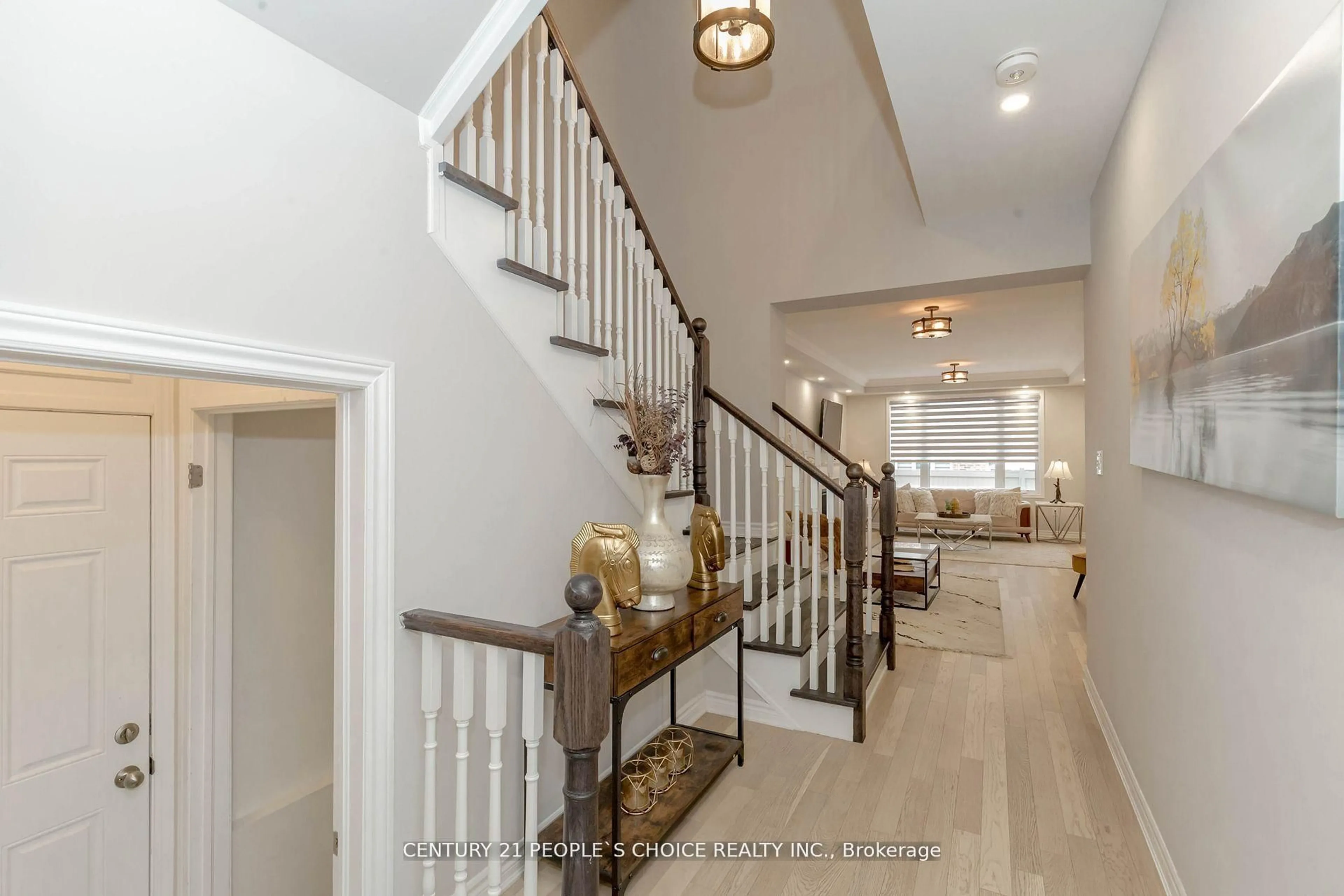 Indoor entryway for 461 Boyd Lane, Milton Ontario L9T 2X5