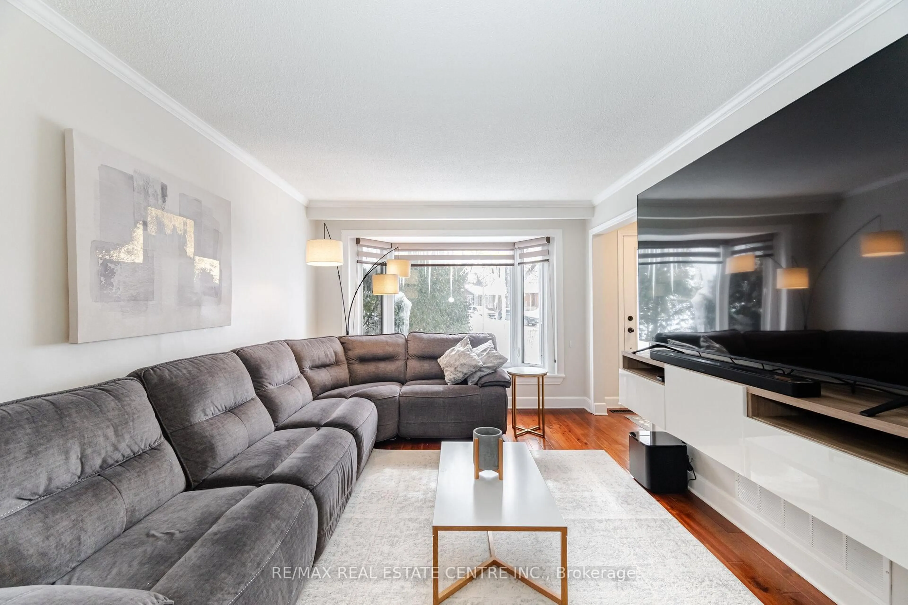 Living room with furniture, unknown for 55 Mallard Cres, Brampton Ontario L6S 2T7