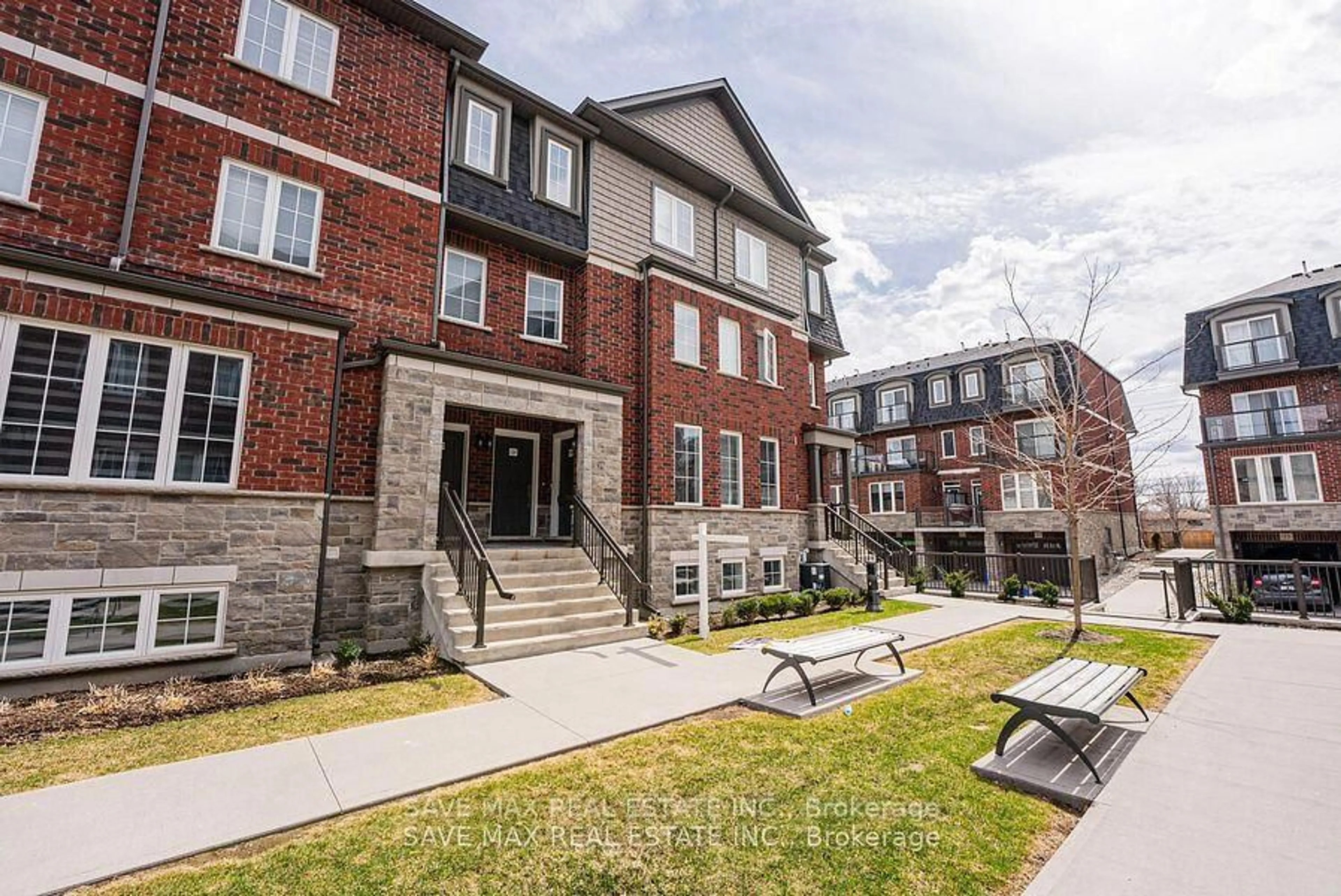 Patio, unknown for 445 Ontario St #132, Milton Ontario L9T 9K5