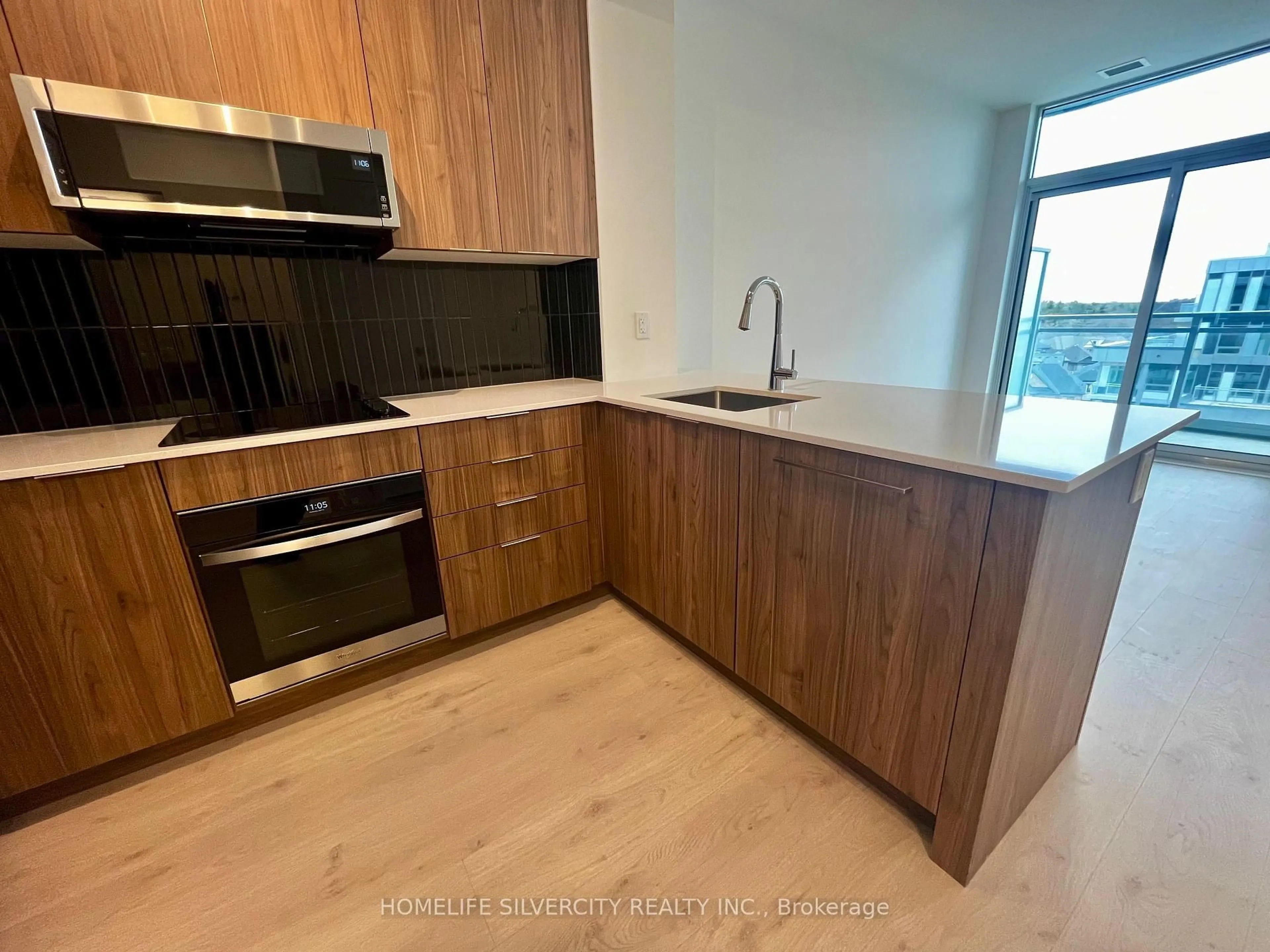 Standard kitchen, unknown for 2501 Saw Whet Blvd #646, Oakville Ontario L6M 5N2