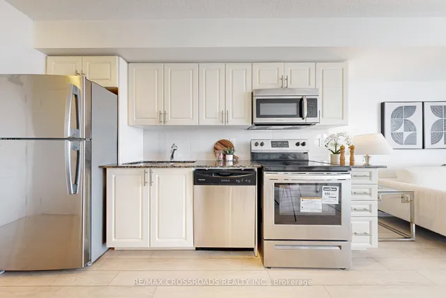 Additional property image - 3091 Dufferin St Unit 1402