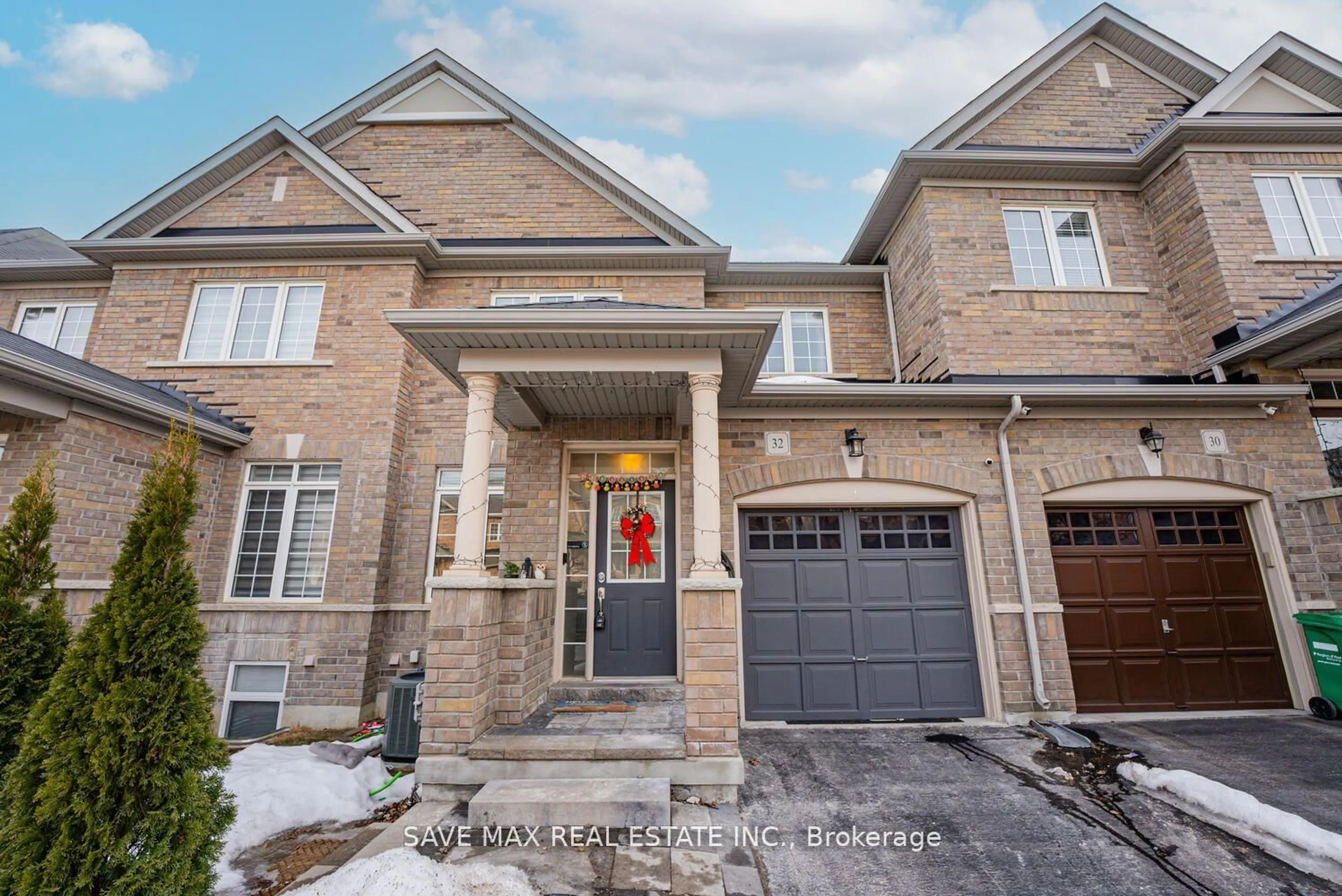 Home with brick exterior material, street for 32 Yellow Sorrel Rd, Brampton Ontario L6R 0B6