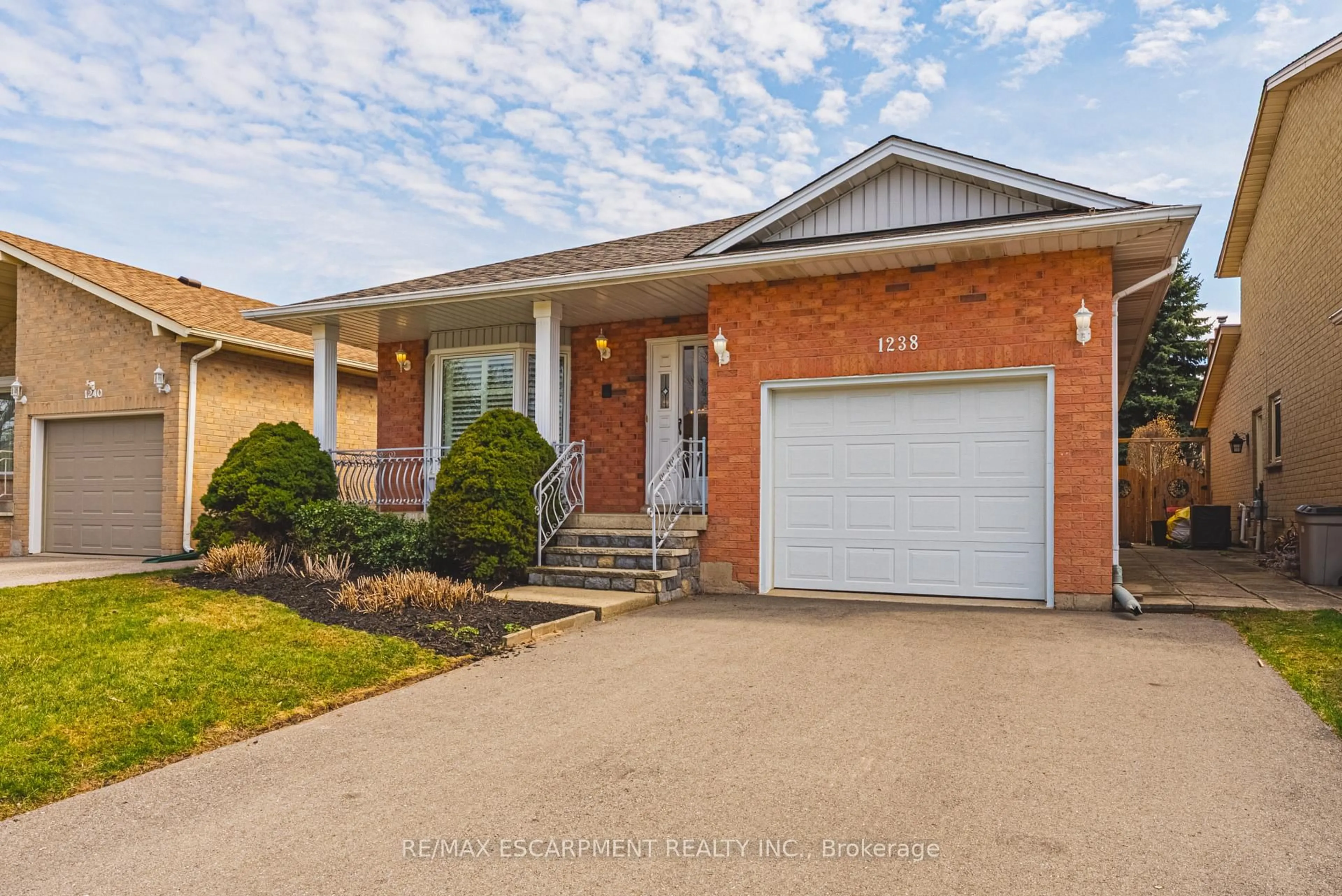 Home with brick exterior material, street for 1238 Thorpe Rd, Burlington Ontario L7S 2C9