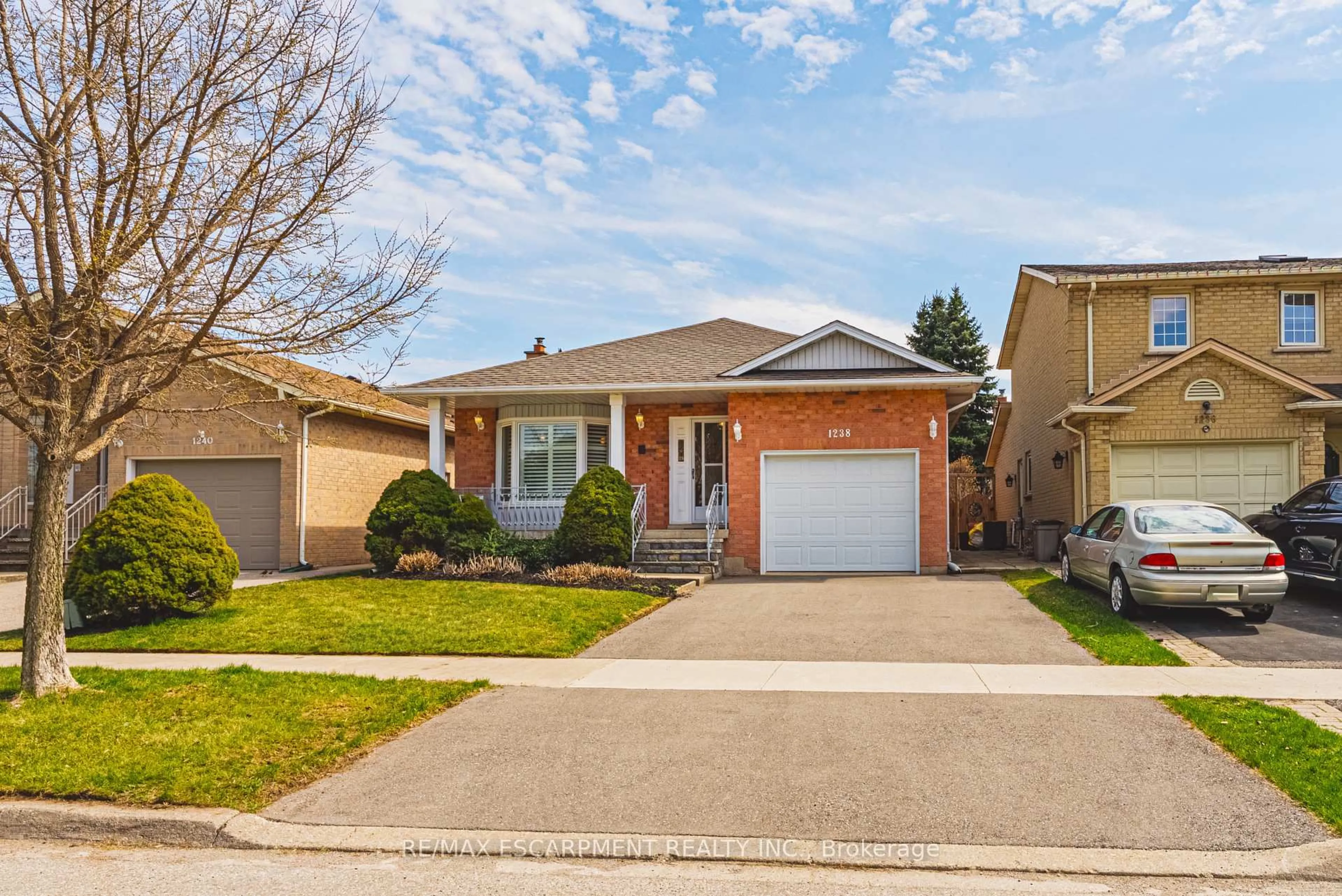 Home with brick exterior material, street for 1238 Thorpe Rd, Burlington Ontario L7S 2C9