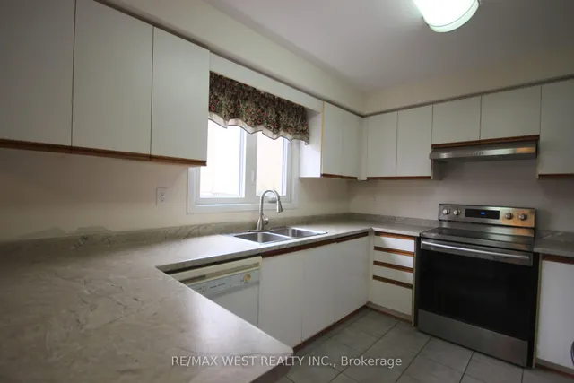 Additional property image - 73 Hullrick Dr