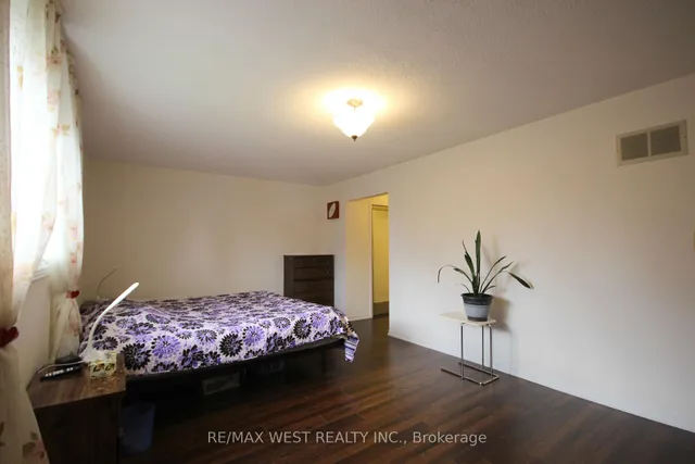 Additional property image - 73 Hullrick Dr
