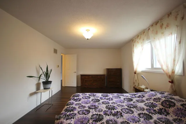 Additional property image - 73 Hullrick Dr