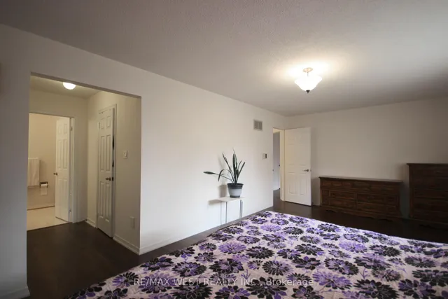 Additional property image - 73 Hullrick Dr