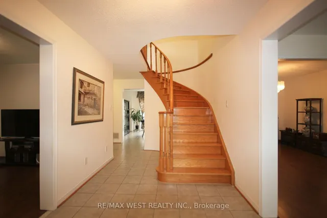 Additional property image - 73 Hullrick Dr