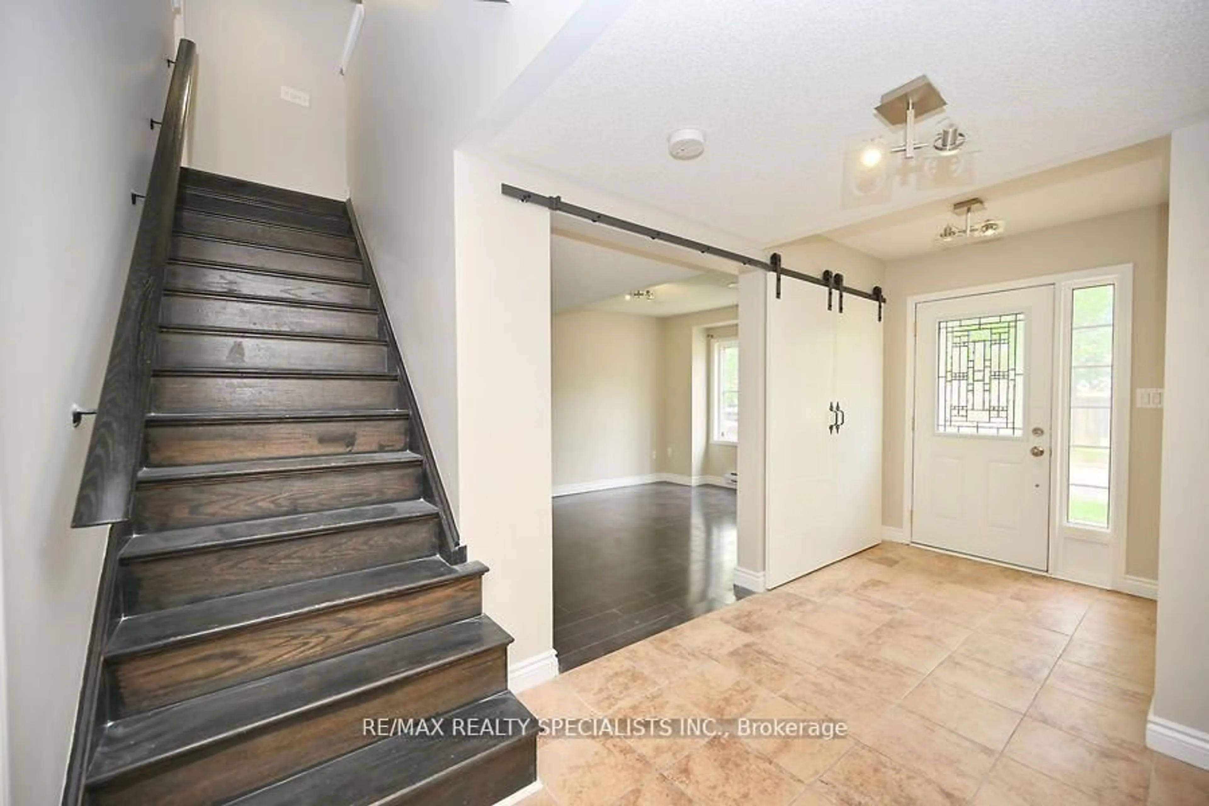 Indoor entryway for 7 Portsdown Rd, Brampton Ontario L7A 0R4
