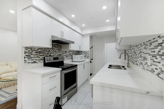 Additional property image - 102 Bunchberry Way