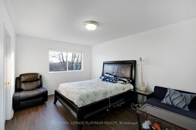 Additional property image - 102 Bunchberry Way