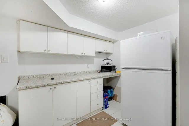 Additional property image - 102 Bunchberry Way