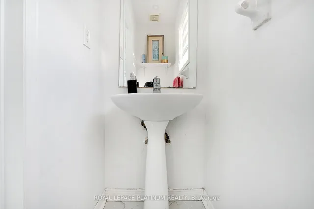 Additional property image - 102 Bunchberry Way