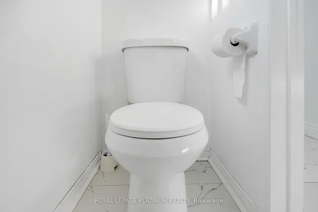 Additional property image - 102 Bunchberry Way