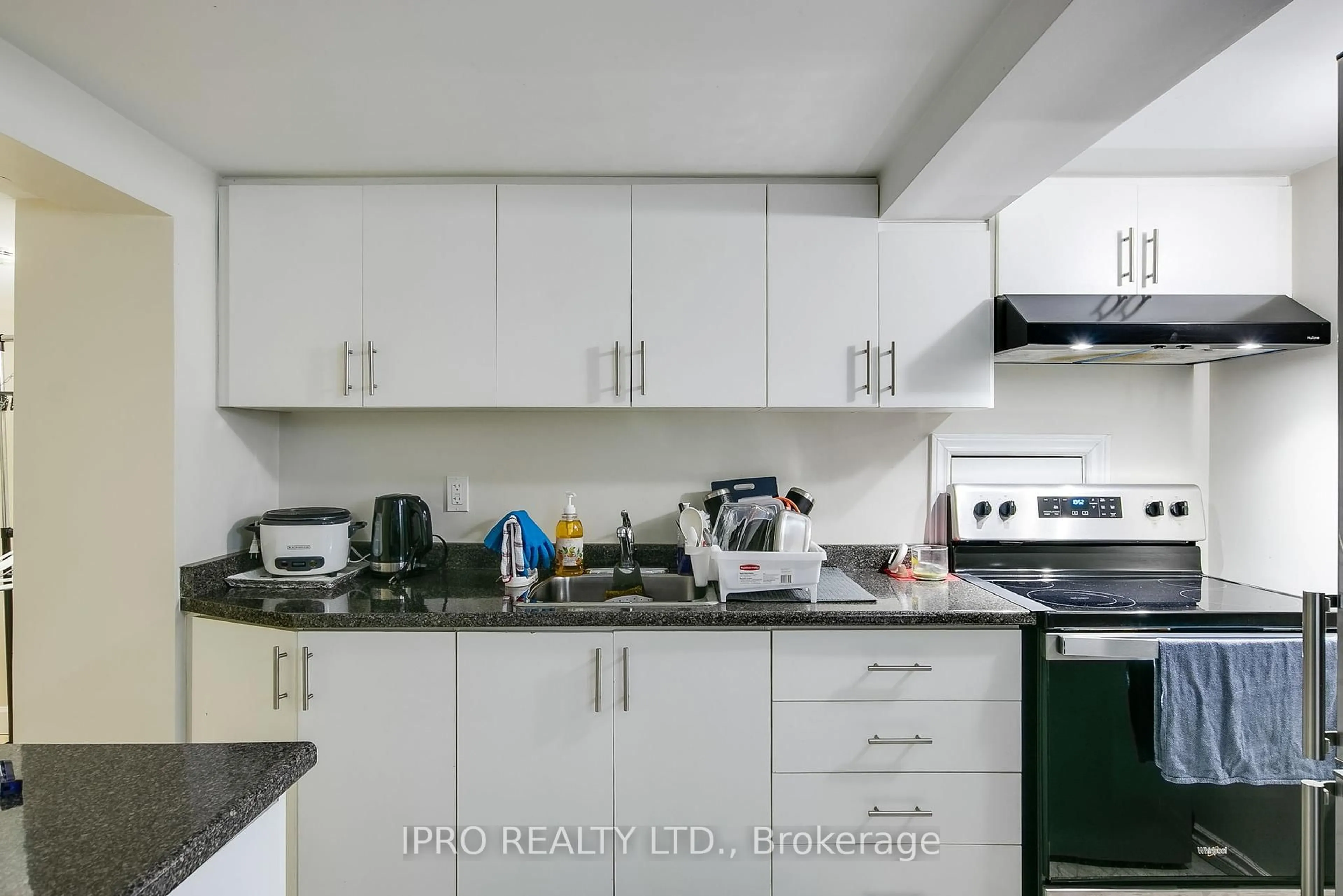 Standard kitchen, unknown for 268 McRoberts Ave, Toronto Ontario M6E 4P6