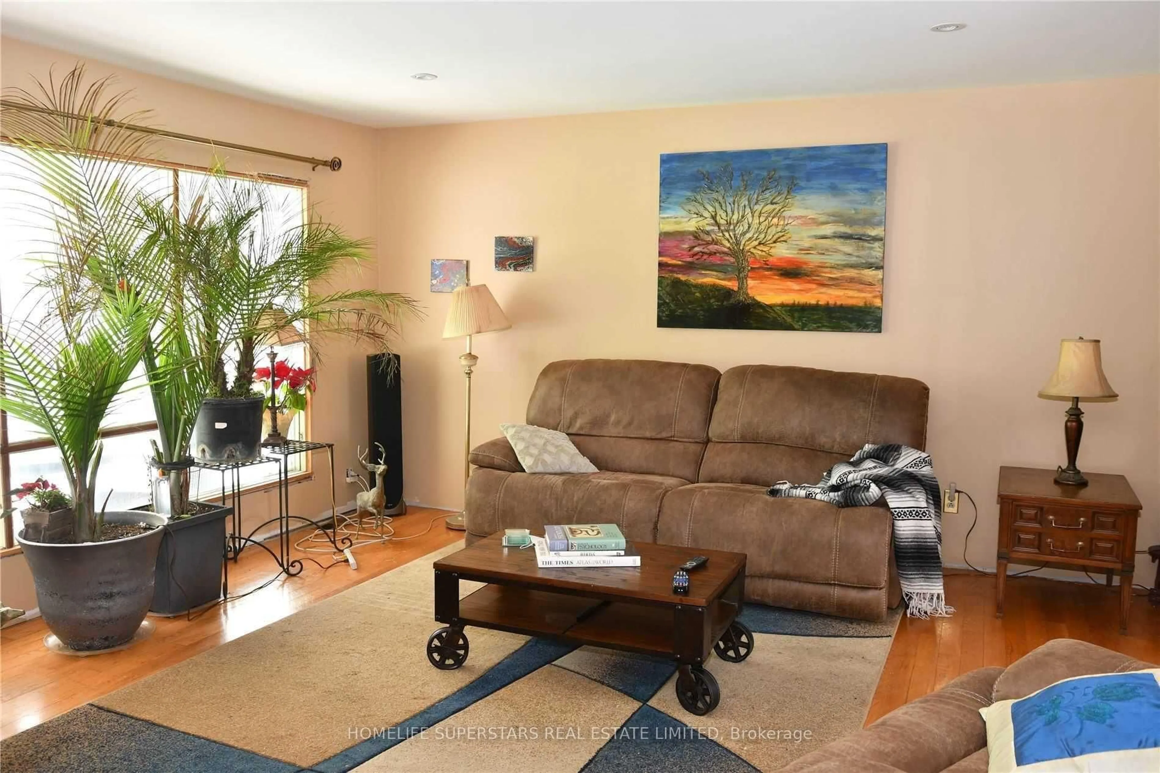 Living room with furniture, unknown for 19 Larry St, Caledon Ontario L7C 1K6