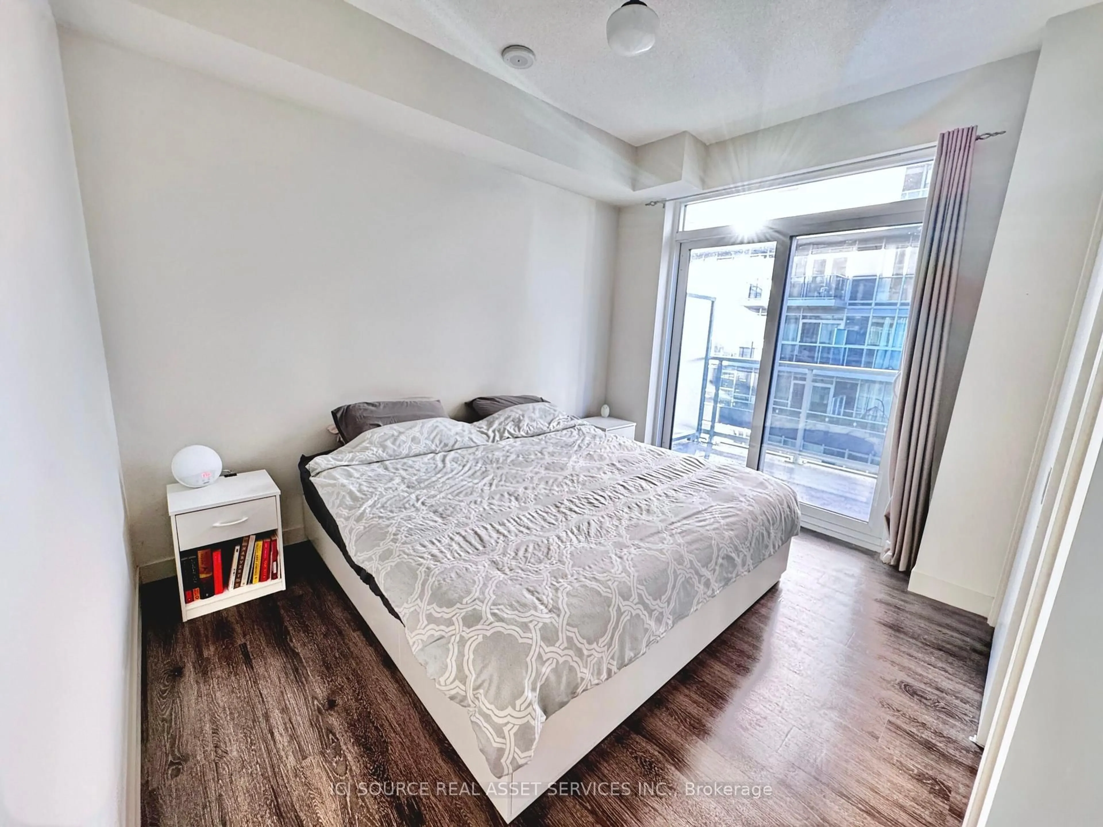 Bedroom with bed, unknown for 2081 Fairview St #1903, Burlington Ontario L7R 0E4