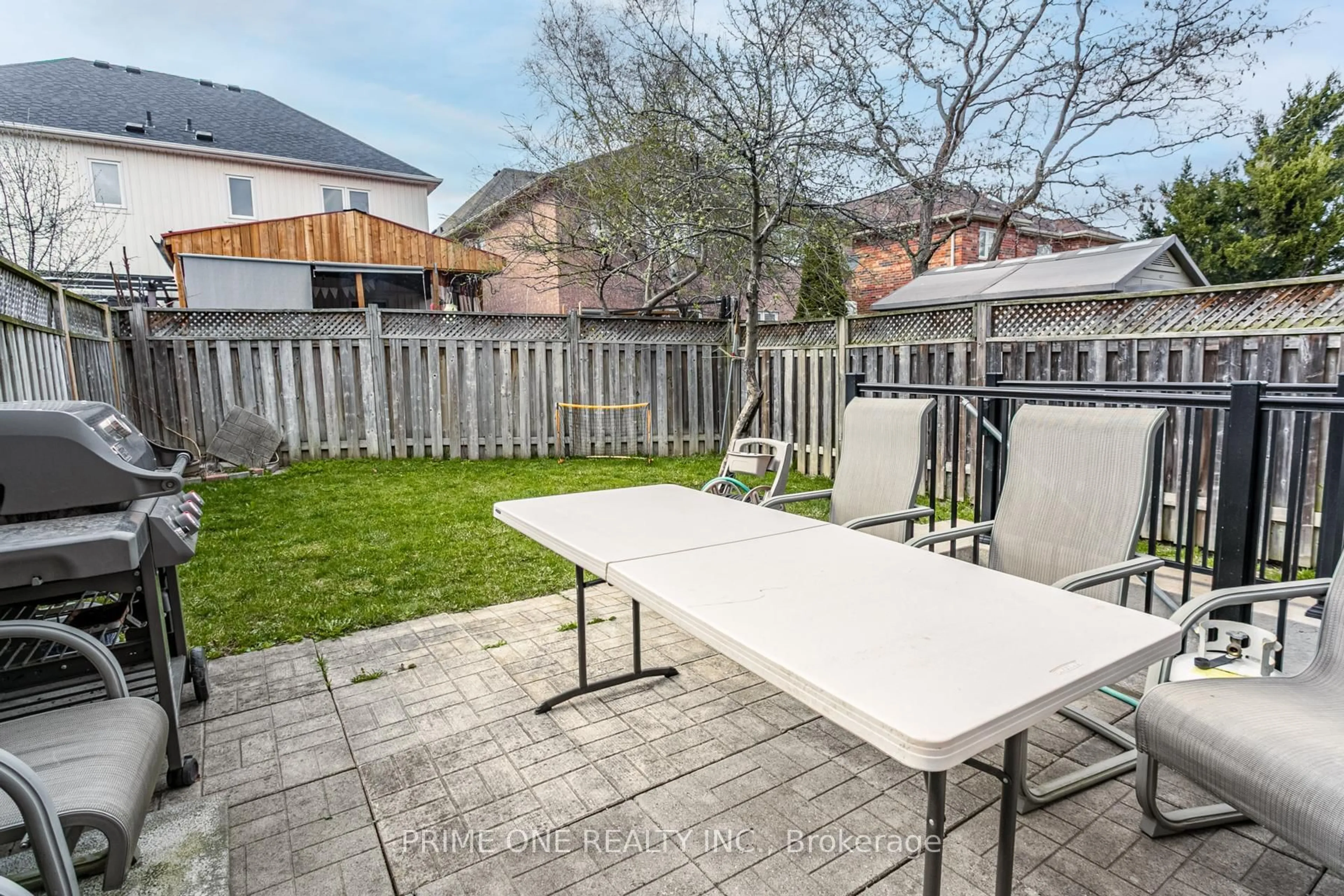 Patio, street for 6626 Blackheath Rdge, Mississauga Ontario L5W 1Z7