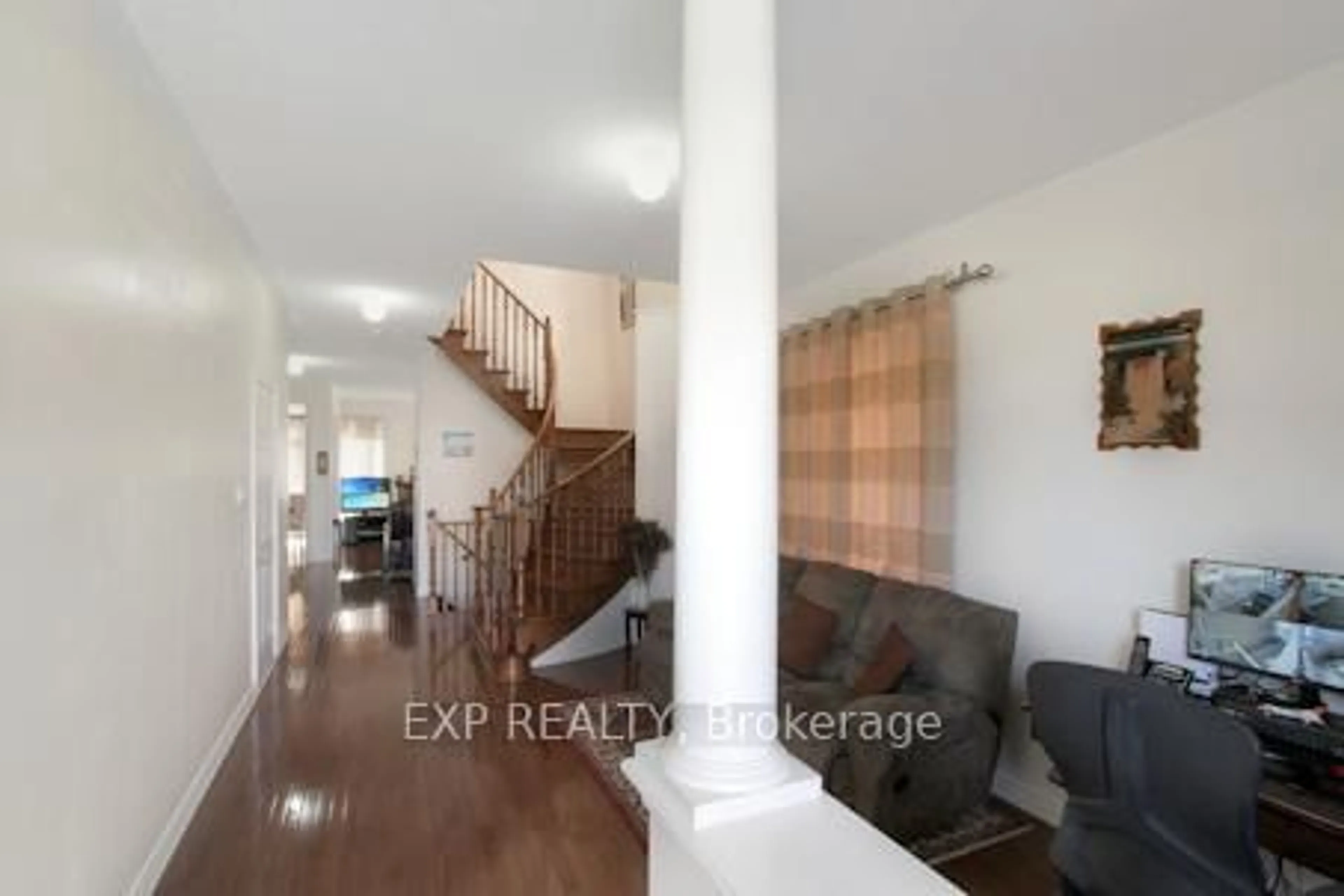 Indoor entryway for 4 Tennant Dr, Brampton Ontario L6R 0E5