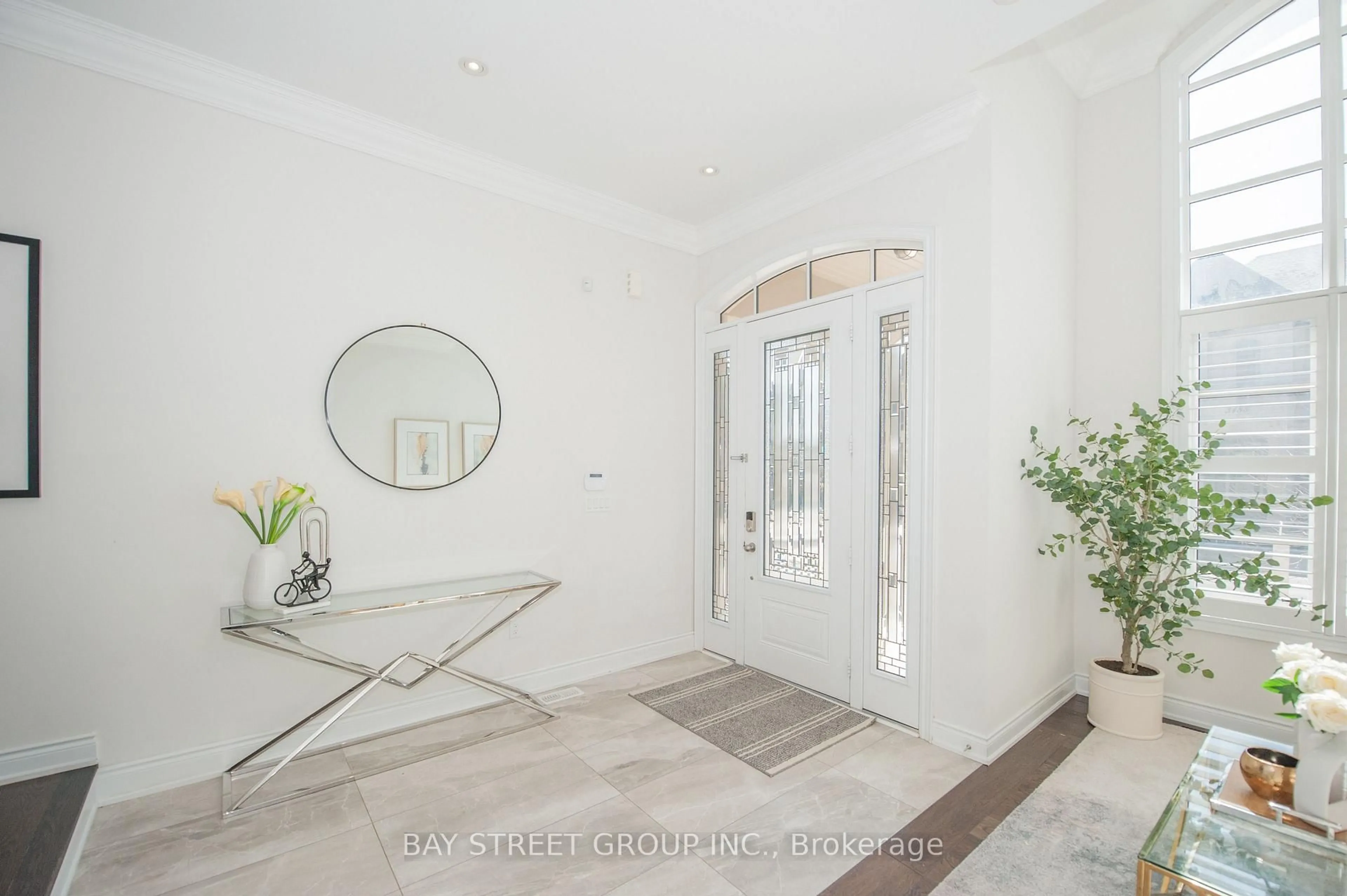 Indoor entryway for 3187 Daniel Way, Oakville Ontario L6H 0V7