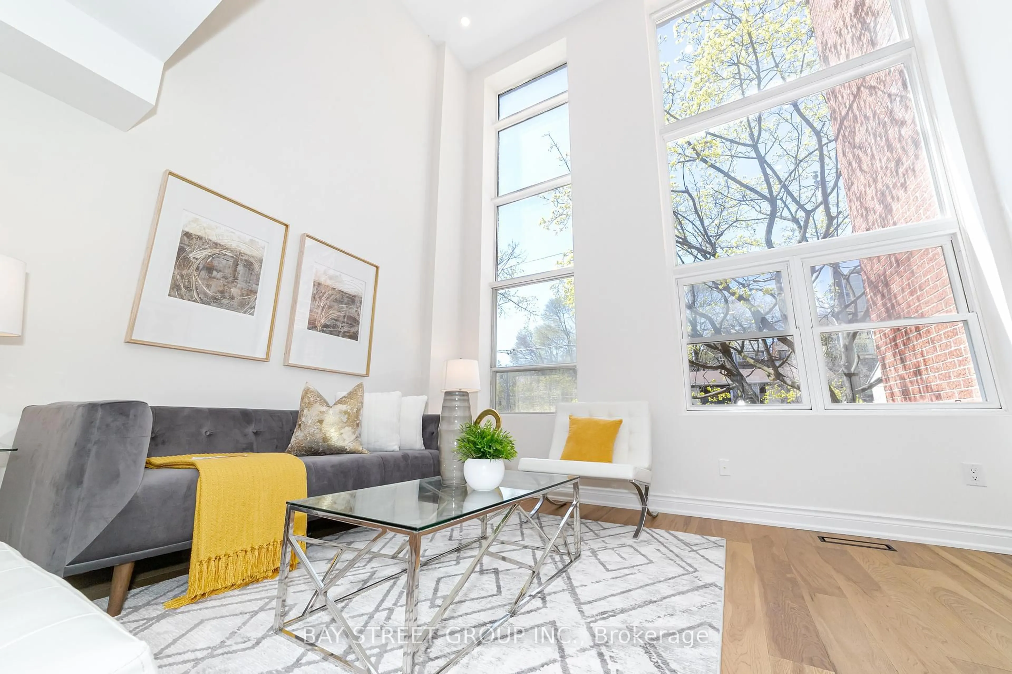 Living room with furniture, unknown for 35 Keele St, Toronto Ontario M6P 2J8