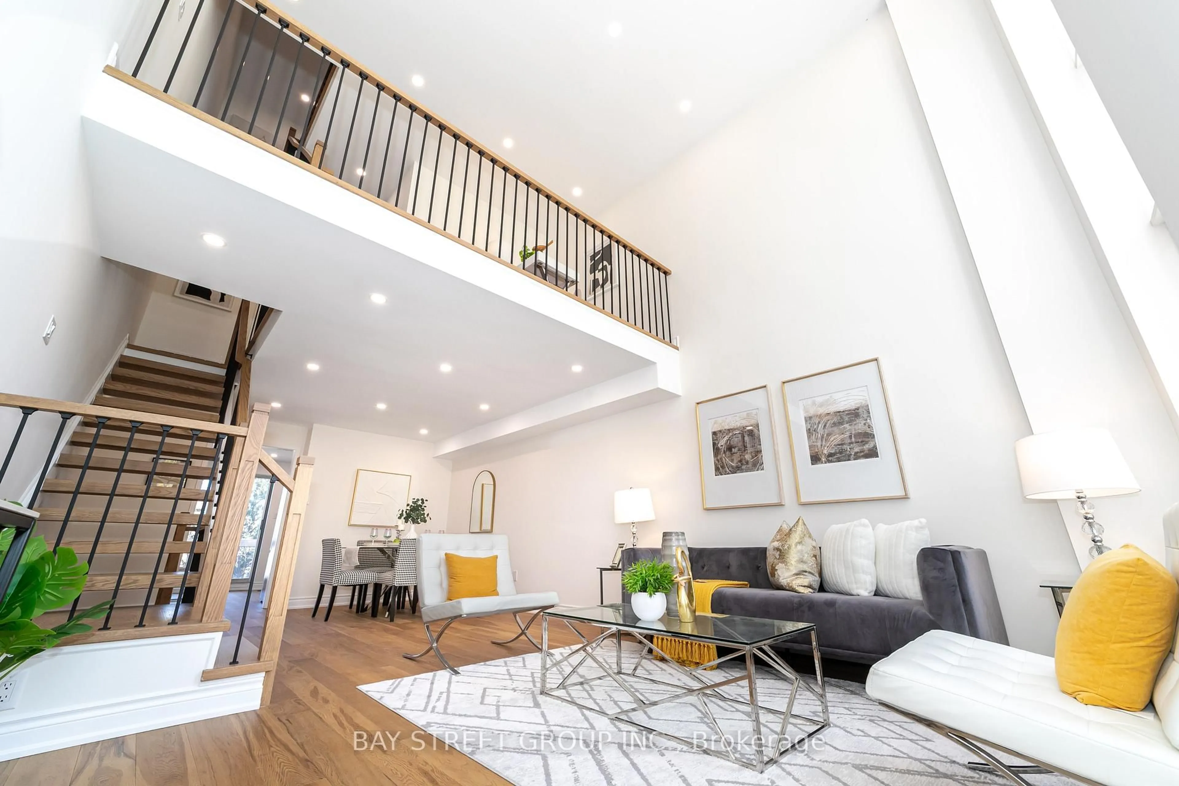 Unknown for 35 Keele St, Toronto Ontario M6P 2J8