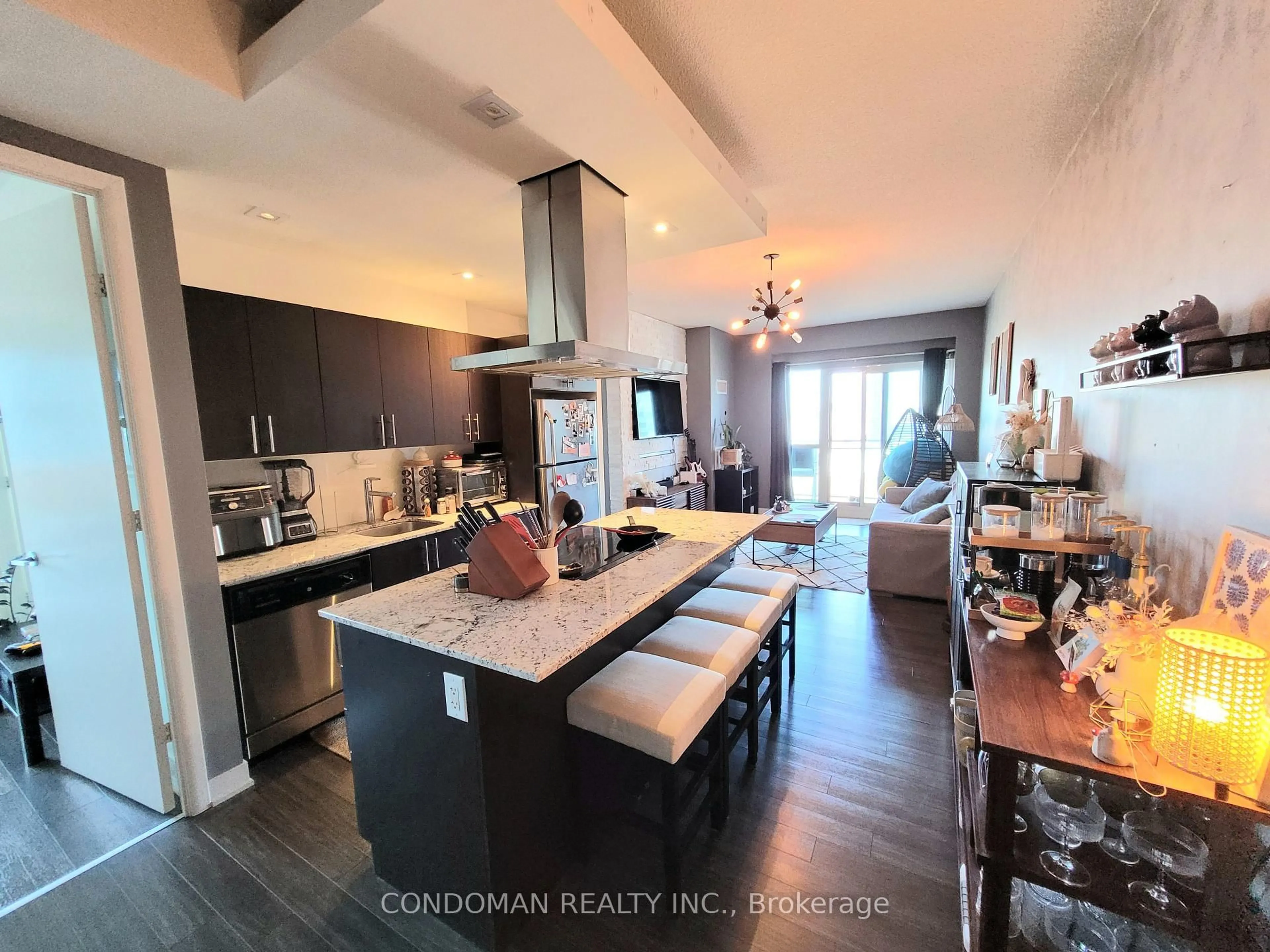 Open concept kitchen, ceramic/tile floor for 165 Legion Rd #1924, Toronto Ontario M8Y 0B3