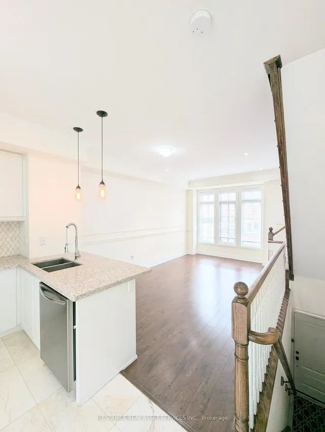 Additional property image - 3077 Cawthra Rd Unit 16
