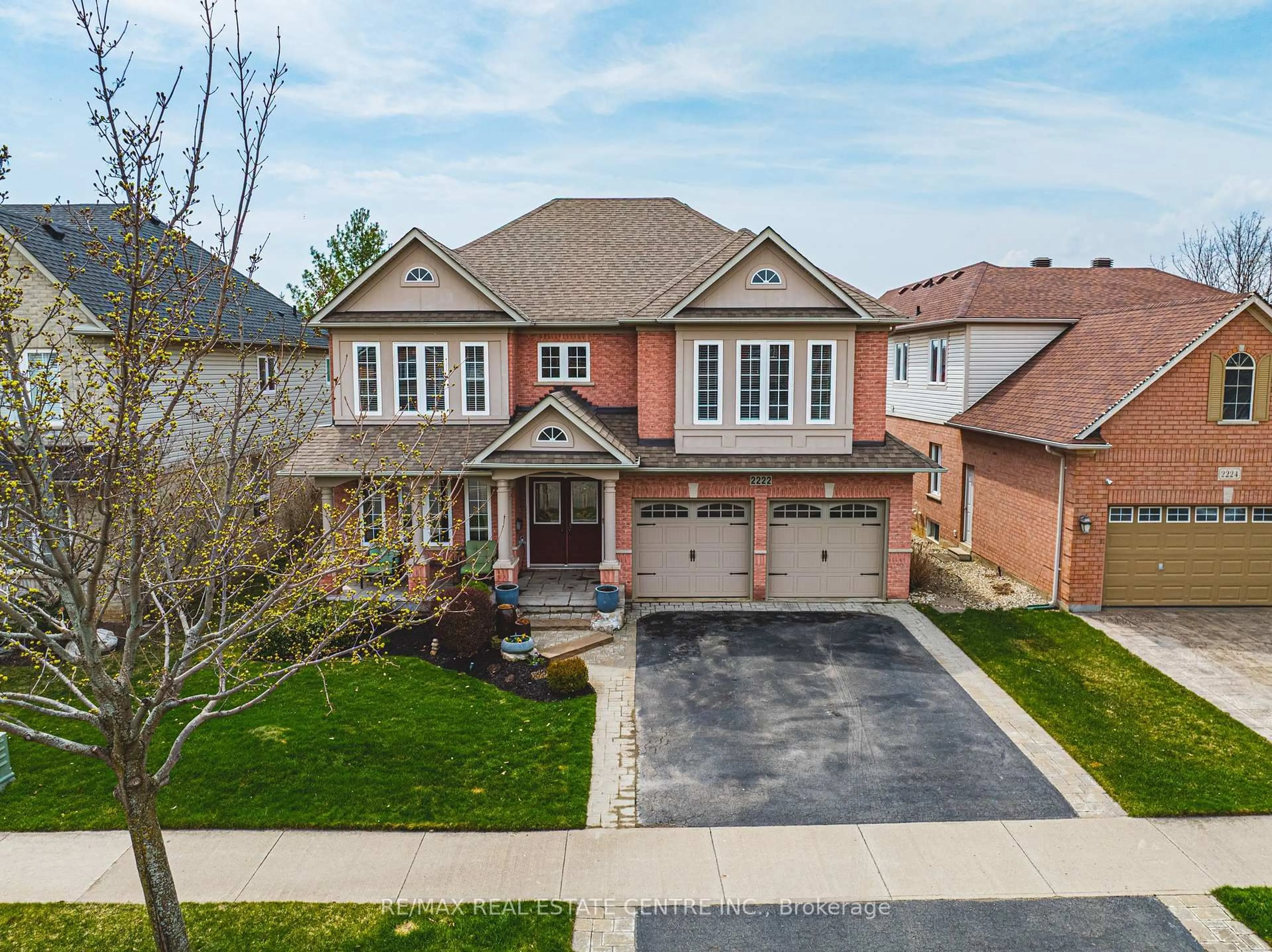 Home with brick exterior material, street for 2222 SNEAD Rd, Burlington Ontario L7M 4X2